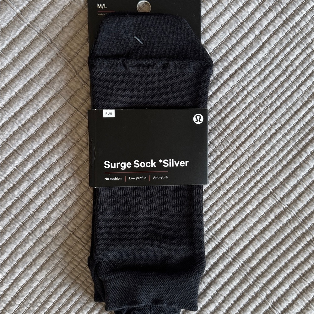Lululemon Men’s Surge Sock *Silver Size Black/Asphalt Gray M/L NWT